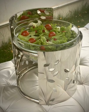 صحن لتقديم السلطة